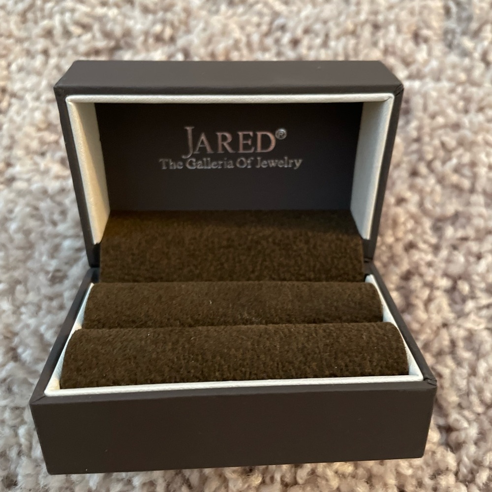 Ring box